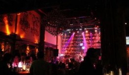 丽江最近爆料酒吧的视频,视频揭秘网红酒吧背后的故事