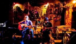 丽江最近爆料酒吧的视频,视频揭秘网红酒吧背后的故事