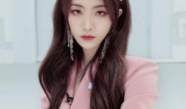 爆料娱乐圈喻言,揭秘明星背后的故事